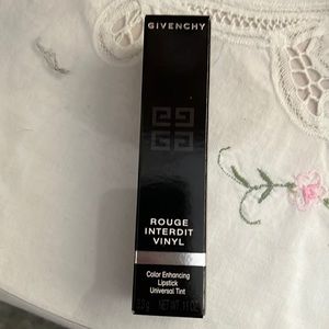 Givenchy Rouge Interdit Vinyl lipstick - Noir (Universal Tint, color changing)